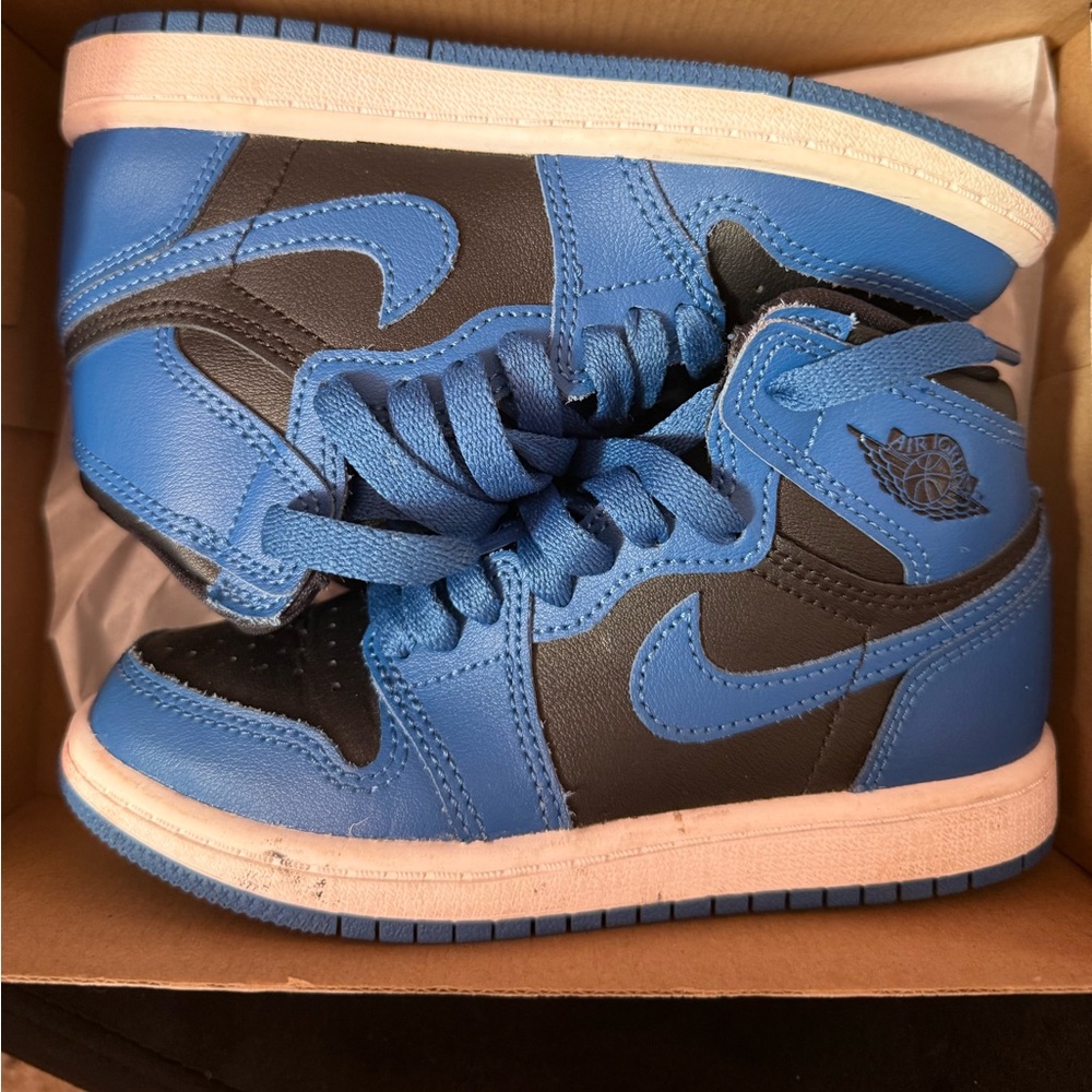 Toddle Jordan retro 1 blue and black size 12c